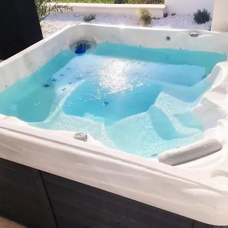 Villa House K Pool, Jacuzzi, Sauna
