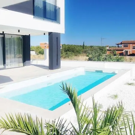 Villa House K Pool, Jacuzzi, Sauna