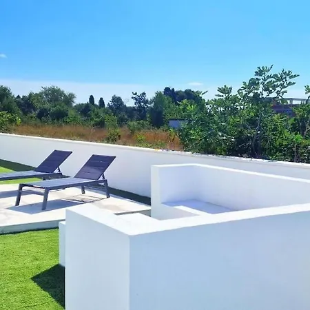 House K Pool, Jacuzzi, Sauna Villa *