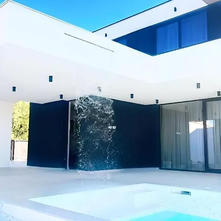 Villa House K Pool, Jacuzzi, Sauna Kožino