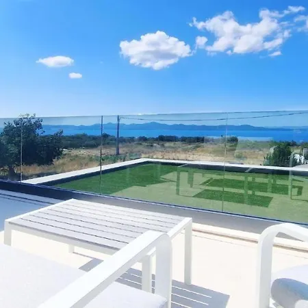 House K Pool, Jacuzzi, Sauna Villa Kožino