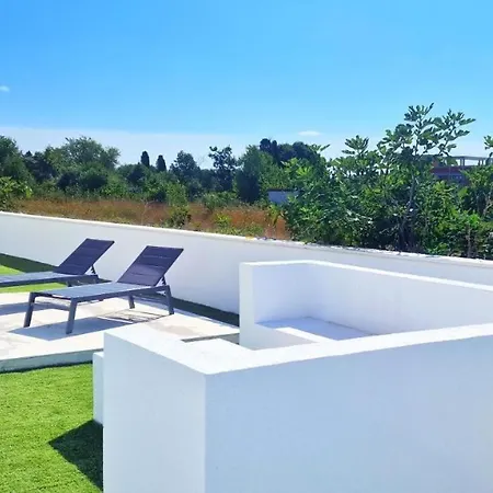 House K Pool, Jacuzzi, Sauna
