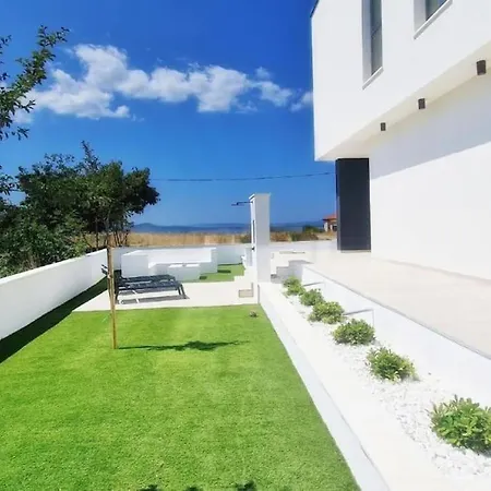 House K Pool, Jacuzzi, Sauna